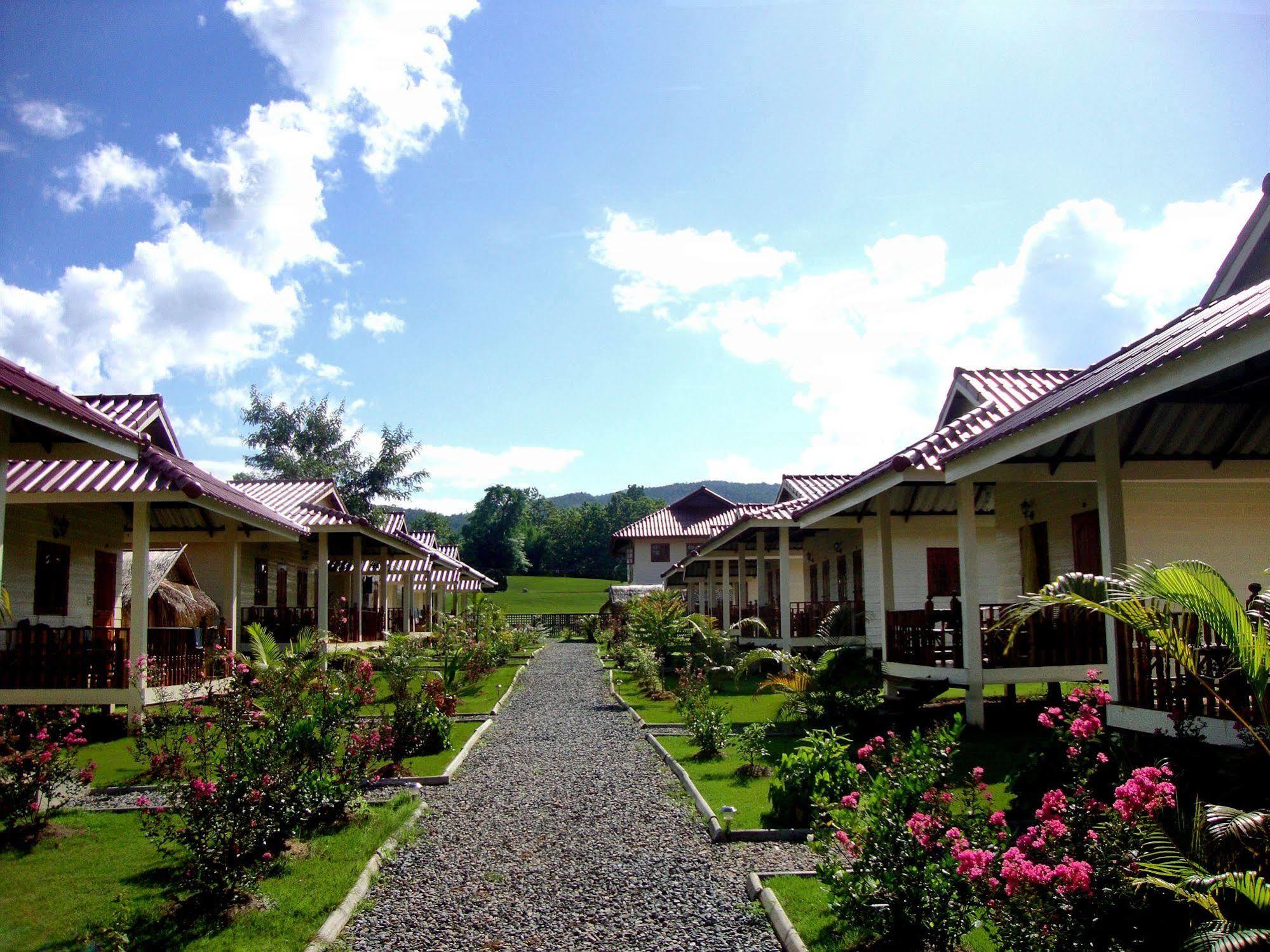 Smile Resort Mae Rim Exterior foto